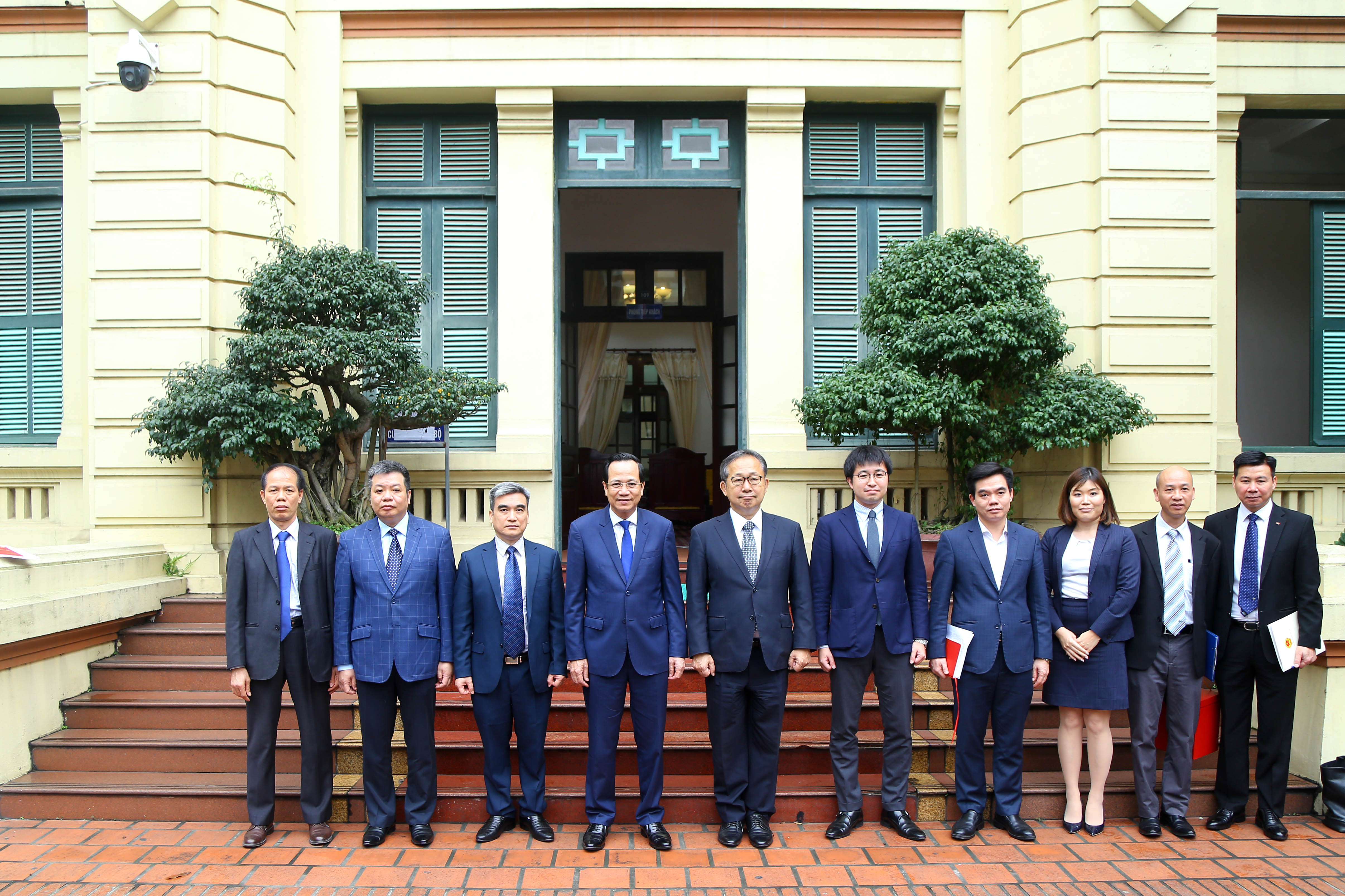 Bộ trưởng Đào Ngọc Dung tiếp Đại sứ Nhật Bản tại Việt Nam